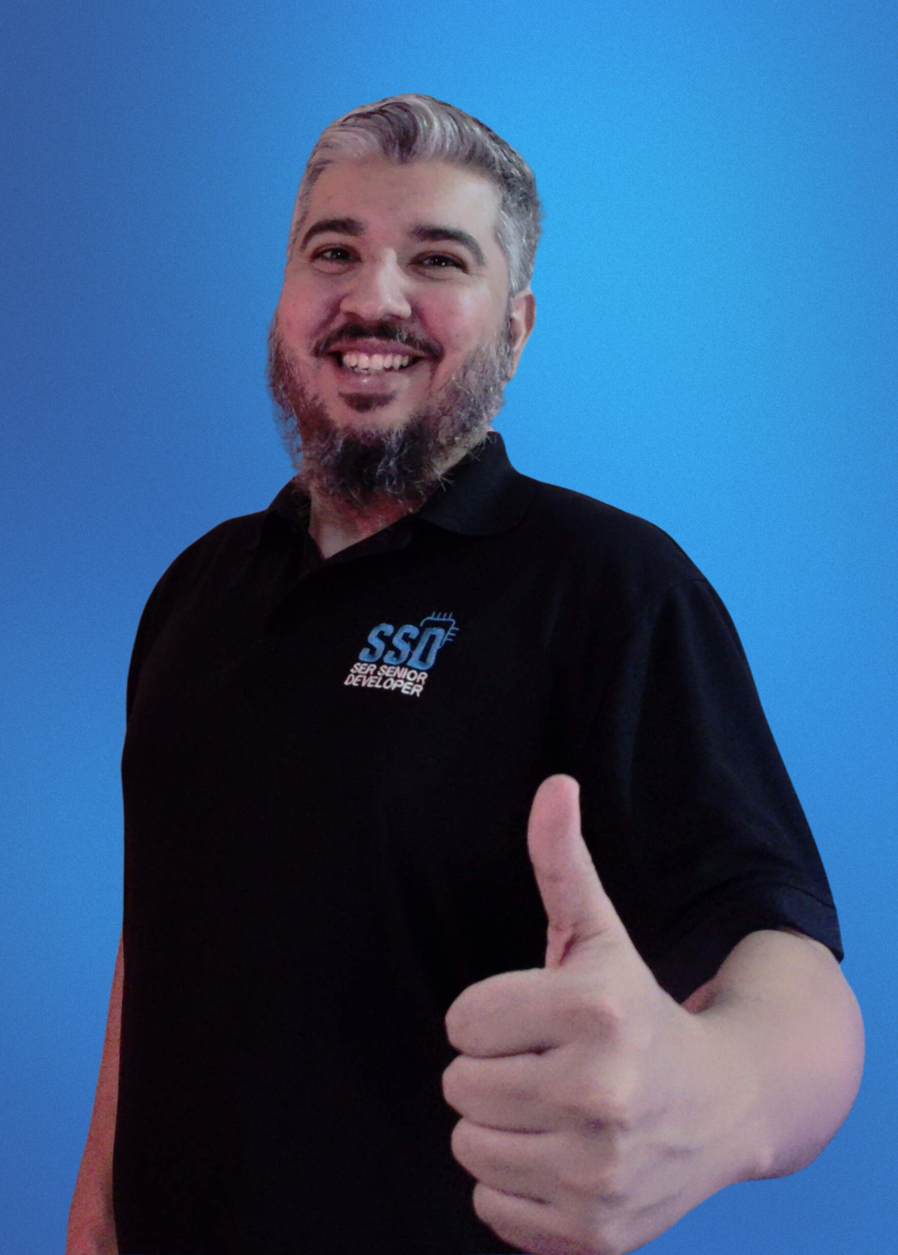 Alex Carrillo dando clase online con micrófono, listo para ayudarte en cada sesión